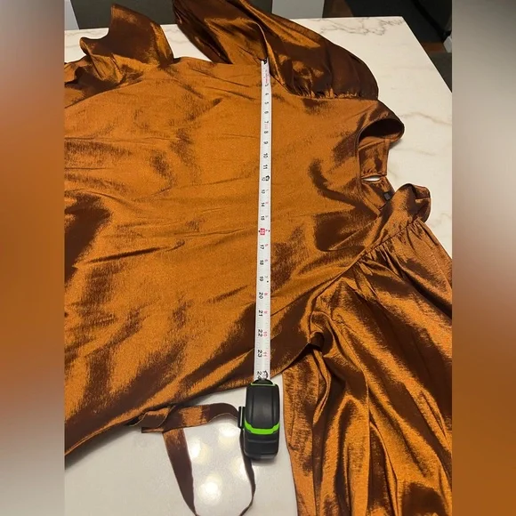 Voluminous Top with Waist Tie - Picture 8 of 9